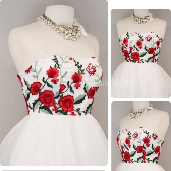 Floral Embroidered Tulle Ballerina Strapless Dress - Picture 4 of 8